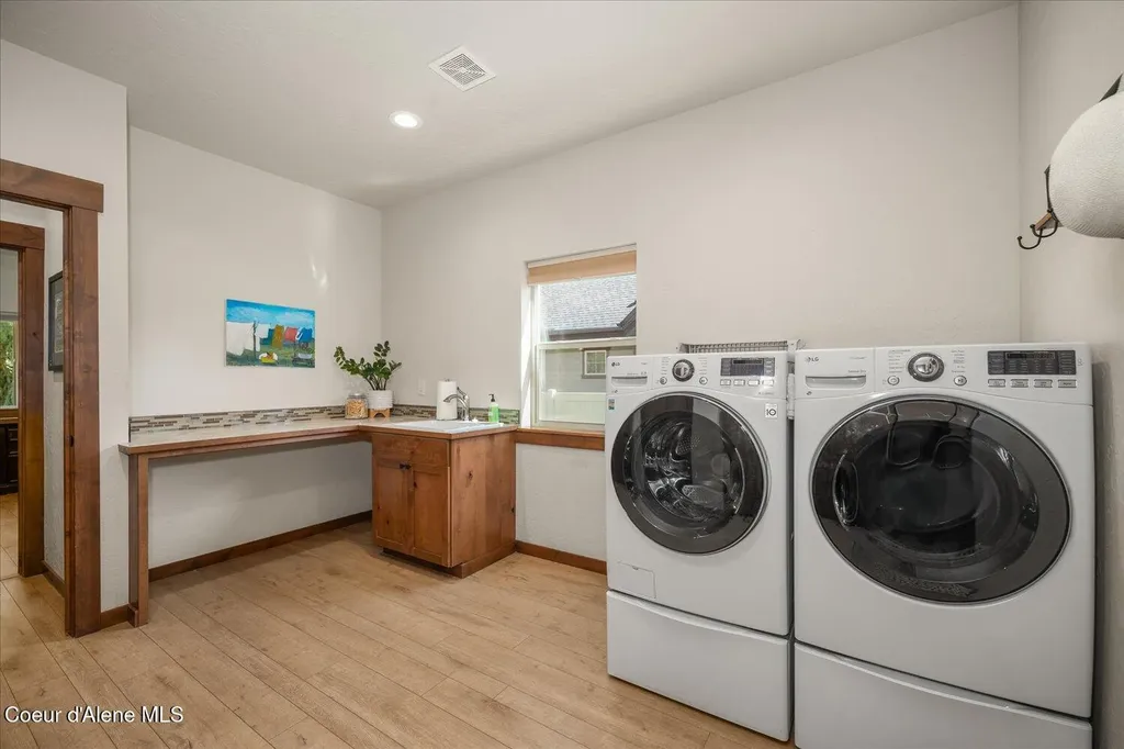 1404 E Maroon Creek Drive Hayden ID 83835