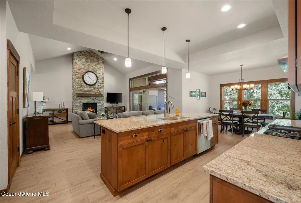 1404 E Maroon Creek Drive Hayden ID 83835