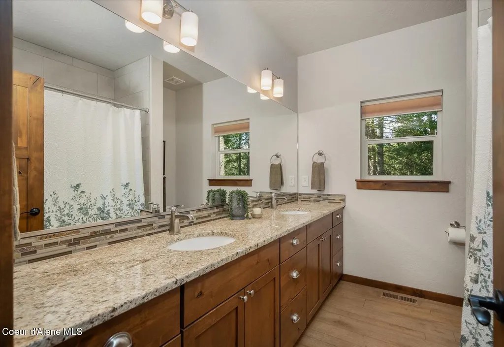 1404 E Maroon Creek Drive Hayden ID 83835