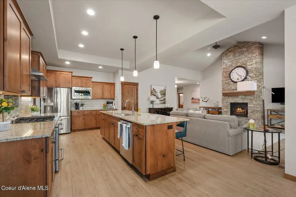 1404 E Maroon Creek Drive Hayden ID 83835