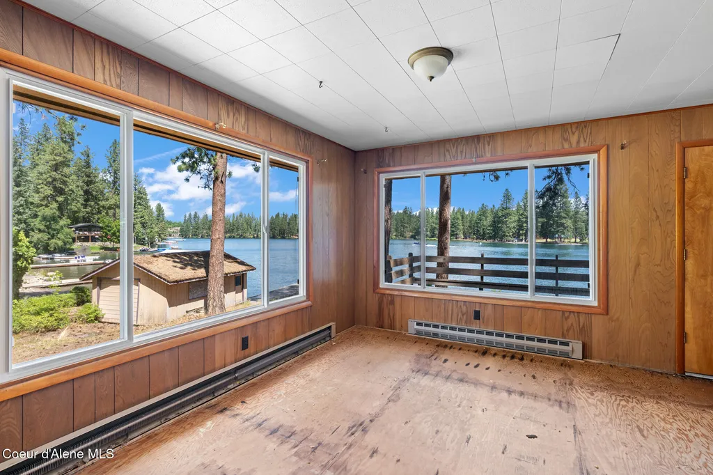 11879 W Riverview Drive Post Falls ID 83854