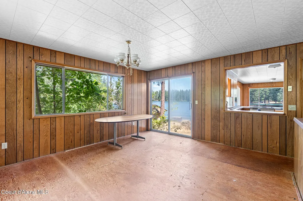 11879 W Riverview Drive Post Falls ID 83854