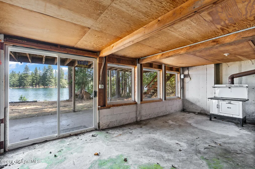 11879 W Riverview Drive Post Falls ID 83854