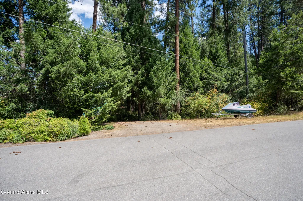 11879 W Riverview Drive Post Falls ID 83854