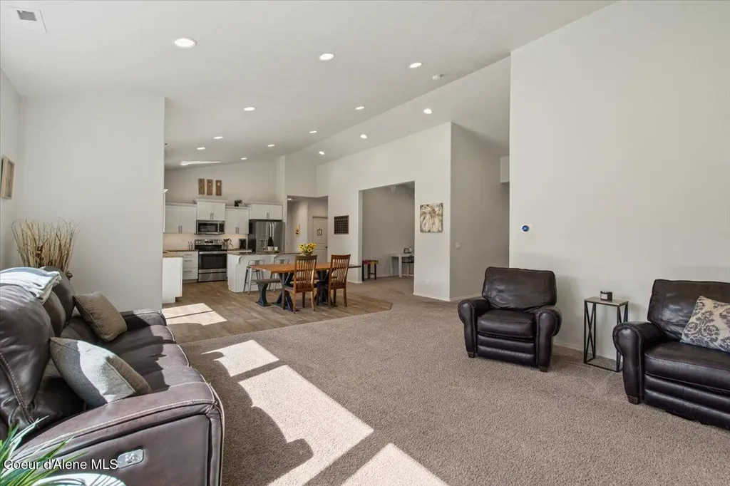 29475 N Miller Road Athol ID 83801