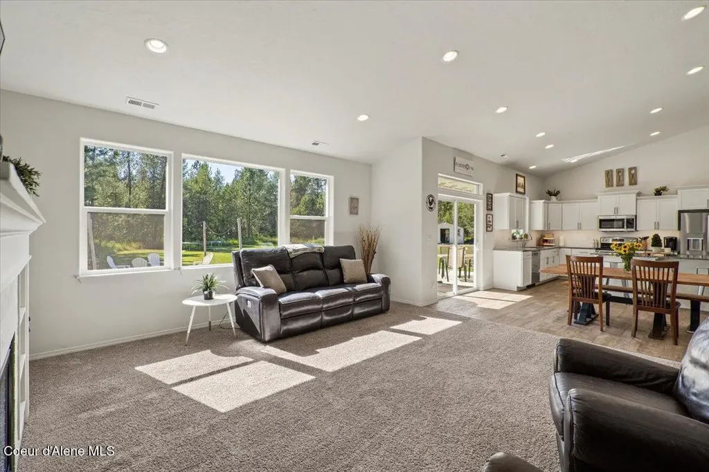 29475 N Miller Road Athol ID 83801