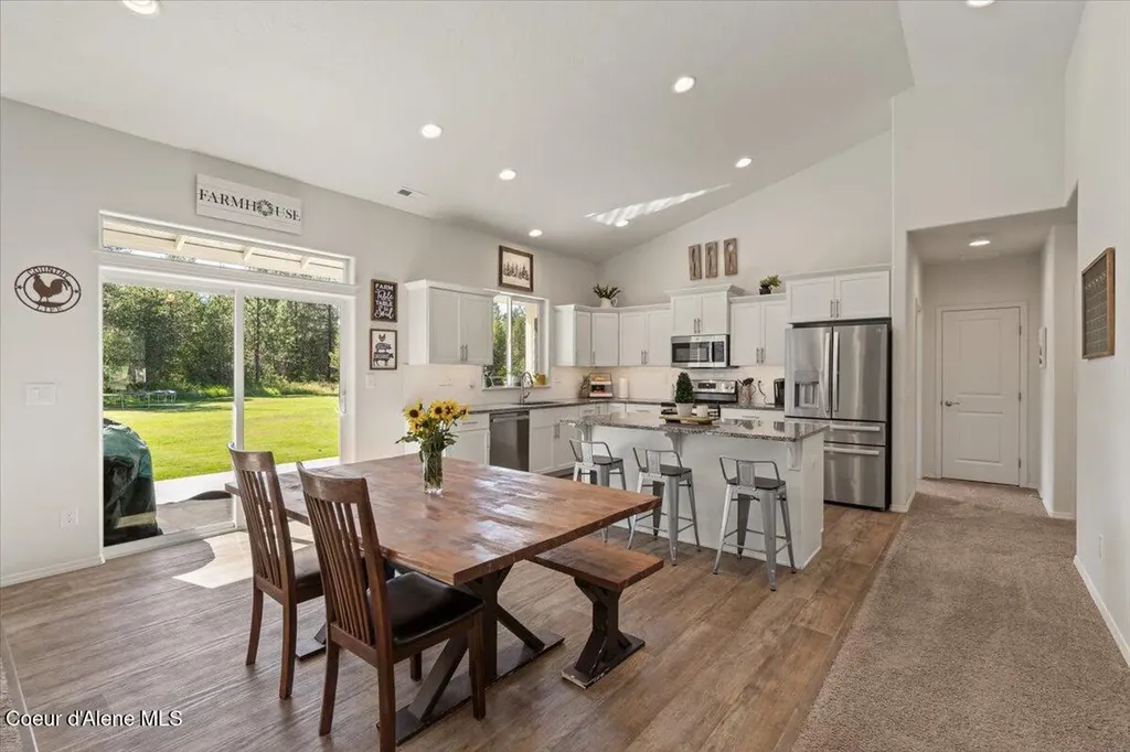 29475 N Miller Road Athol ID 83801