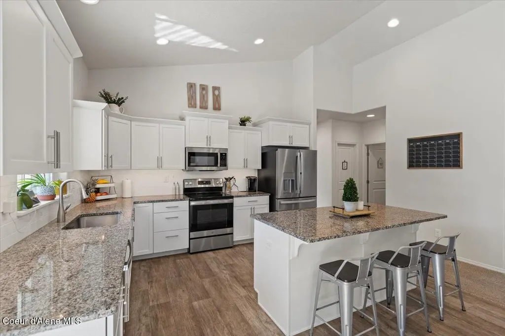 29475 N Miller Road Athol ID 83801