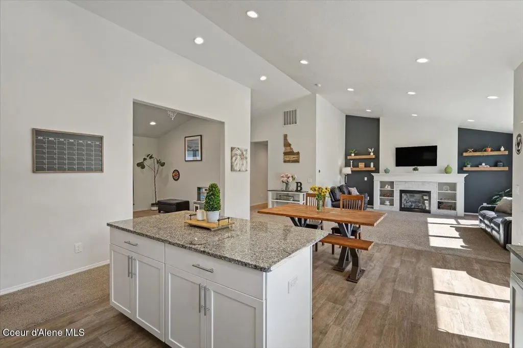 29475 N Miller Road Athol ID 83801