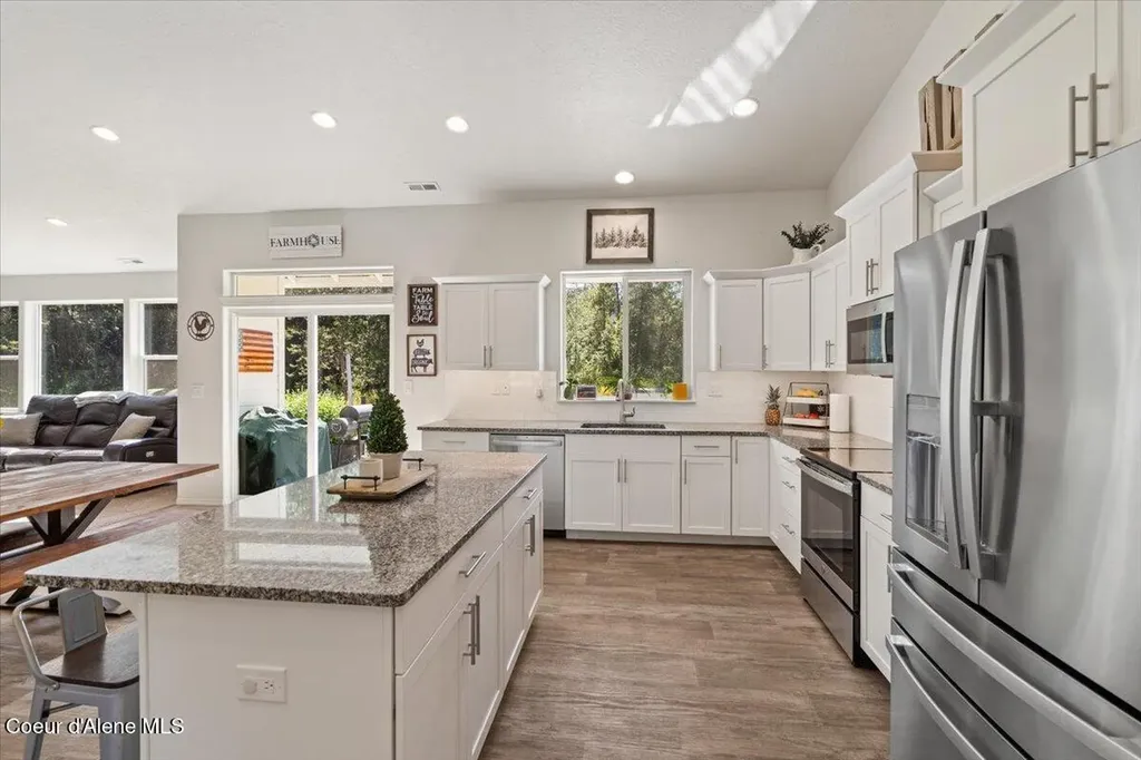 29475 N Miller Road Athol ID 83801