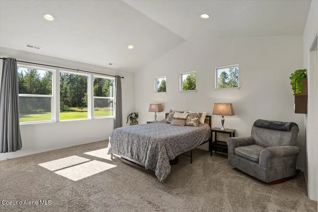 29475 N Miller Road Athol ID 83801