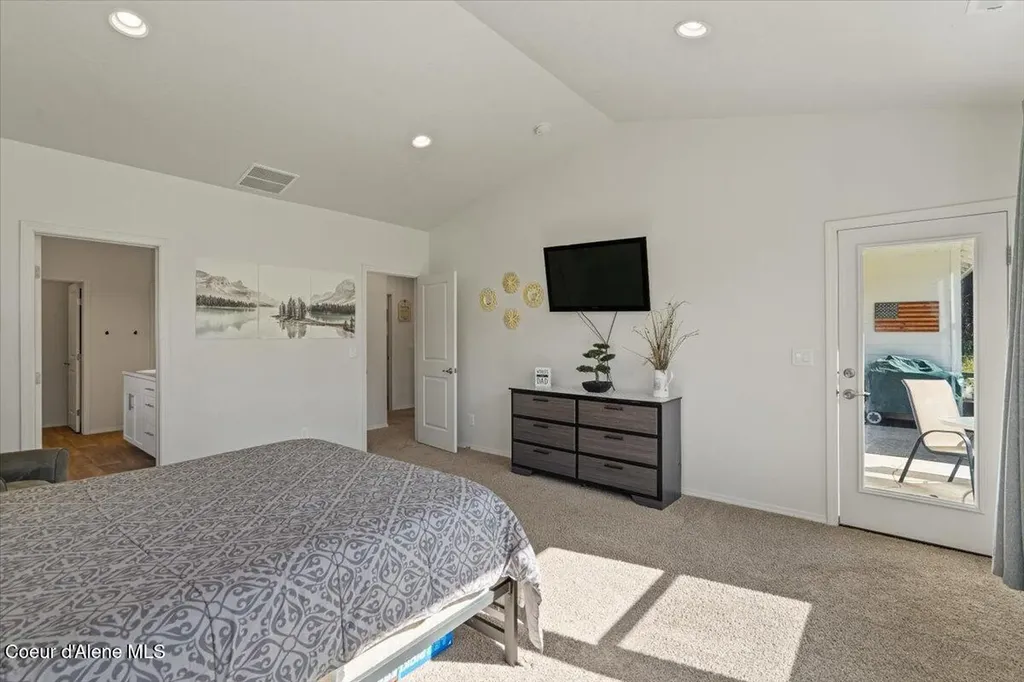 29475 N Miller Road Athol ID 83801