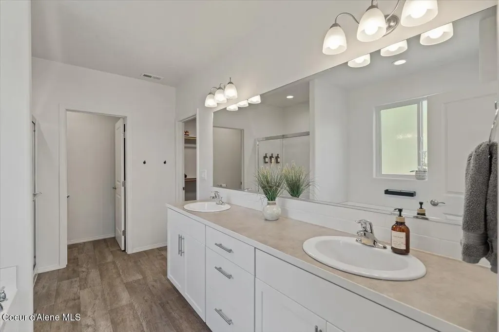 29475 N Miller Road Athol ID 83801