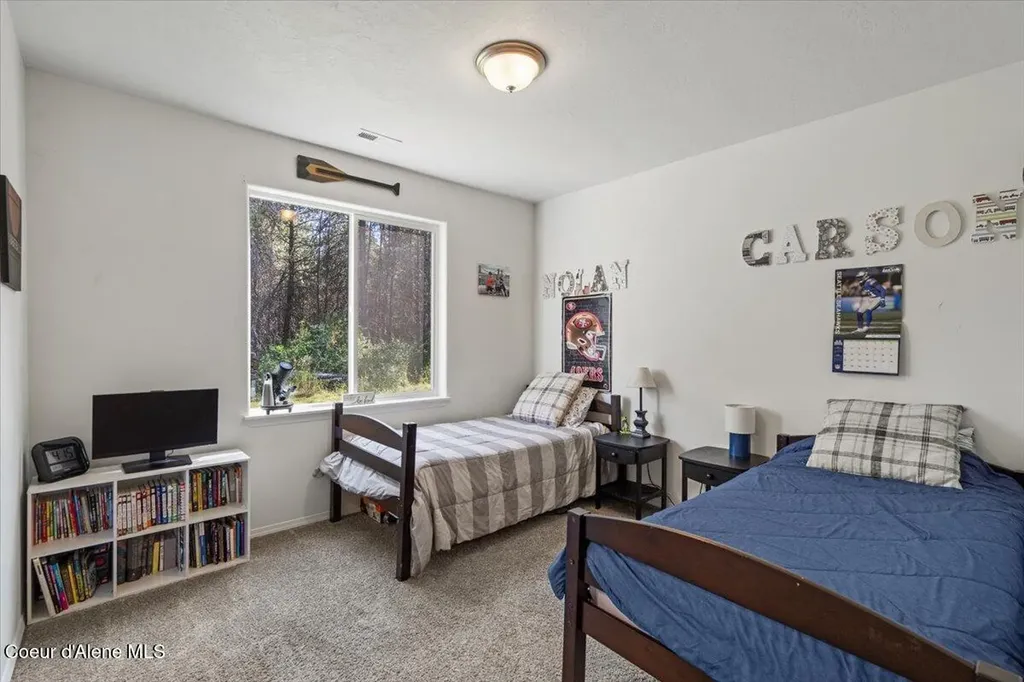 29475 N Miller Road Athol ID 83801