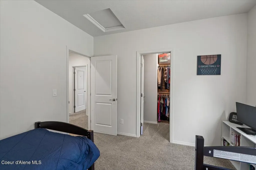 29475 N Miller Road Athol ID 83801