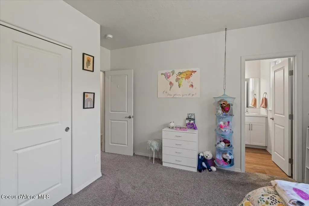 29475 N Miller Road Athol ID 83801