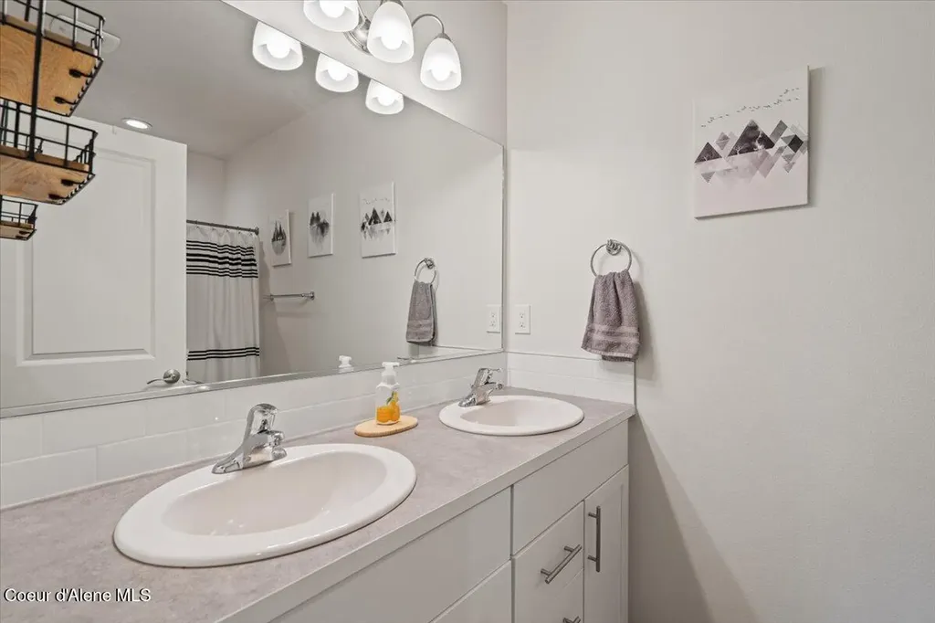 29475 N Miller Road Athol ID 83801