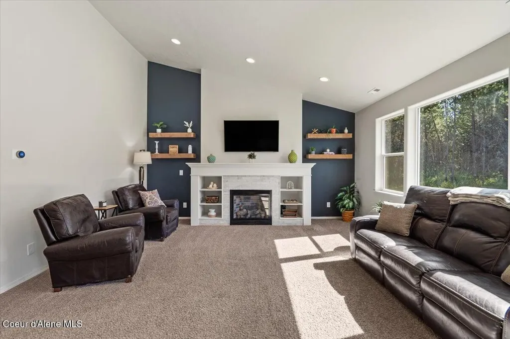 29475 N Miller Road Athol ID 83801