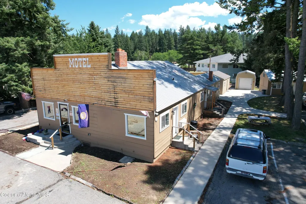 6409 S Main Street Bonners Ferry ID 83805