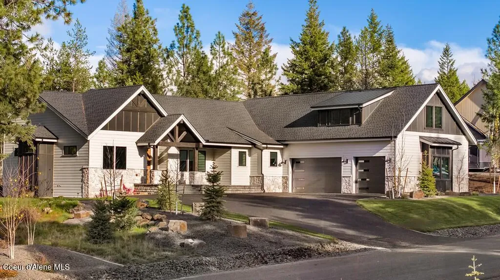3861 E Winray Drive Hayden ID 83835