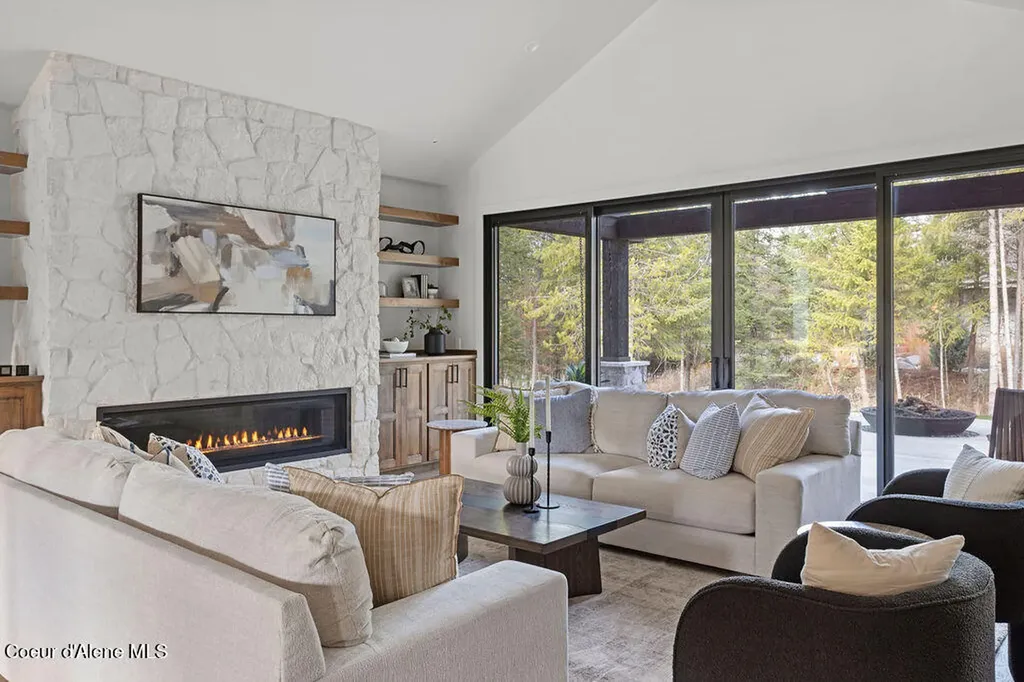 3861 E Winray Drive Hayden ID 83835