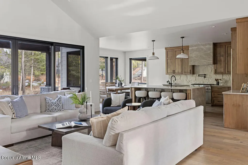 3861 E Winray Drive Hayden ID 83835
