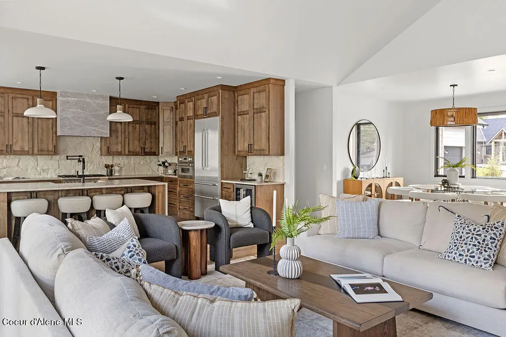 3861 E Winray Drive Hayden ID 83835