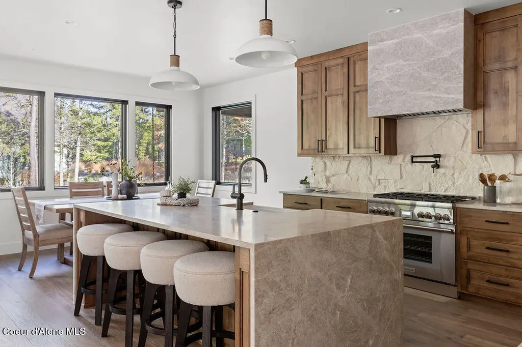 3861 E Winray Drive Hayden ID 83835