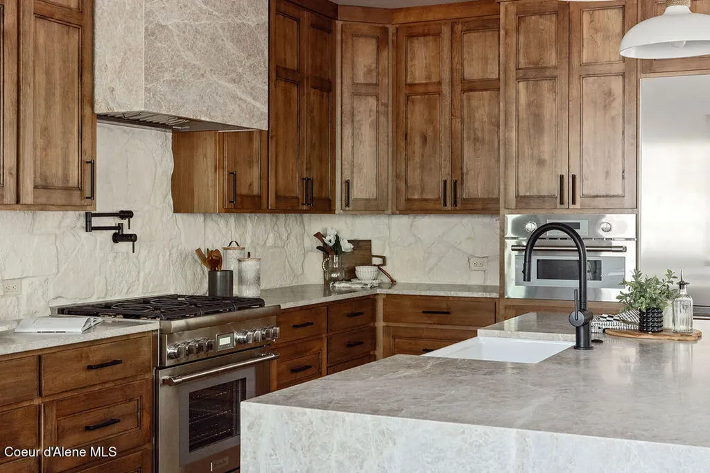 3861 E Winray Drive Hayden ID 83835