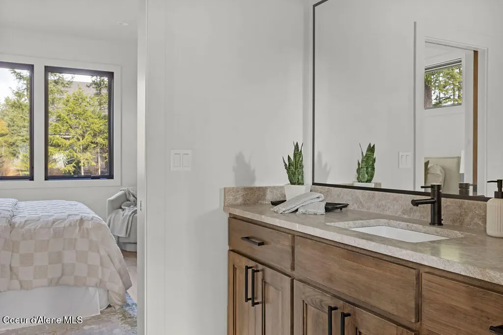 3861 E Winray Drive Hayden ID 83835