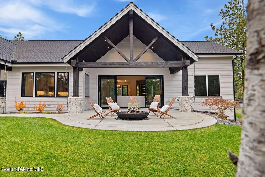 3861 E Winray Drive Hayden ID 83835