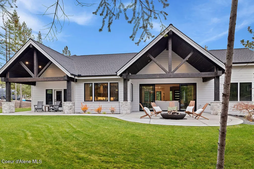 3861 E Winray Drive Hayden ID 83835