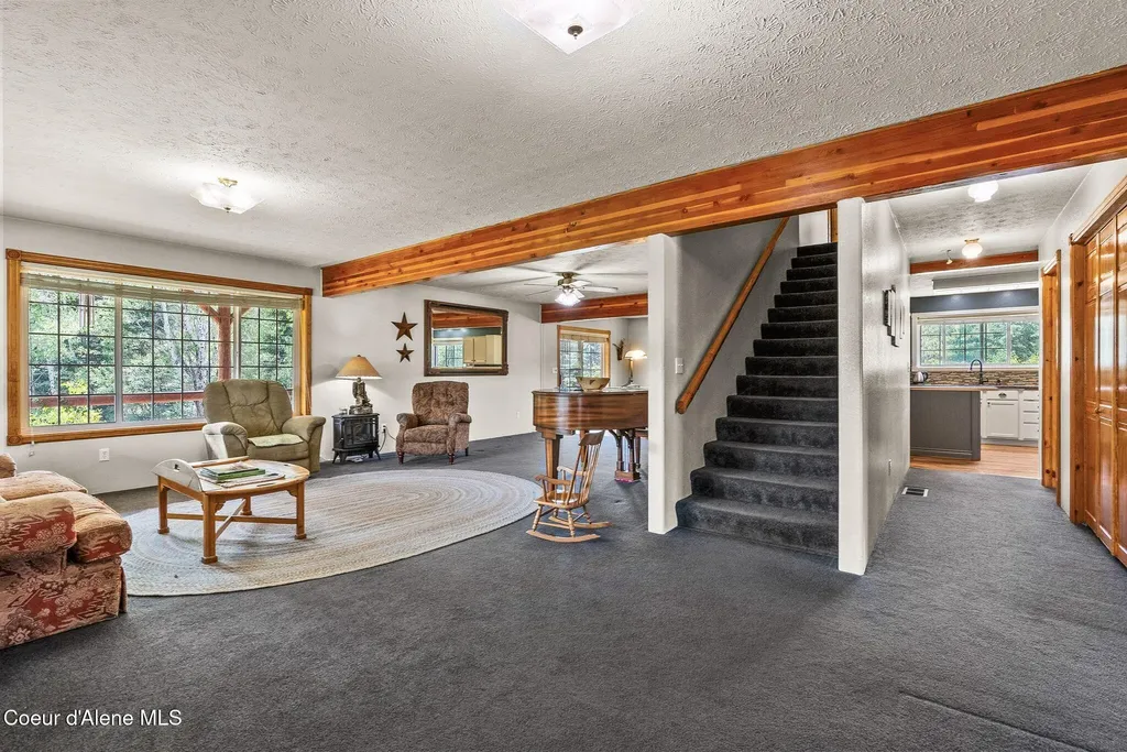 568 Meadowlark Lane Oldtown ID 83822