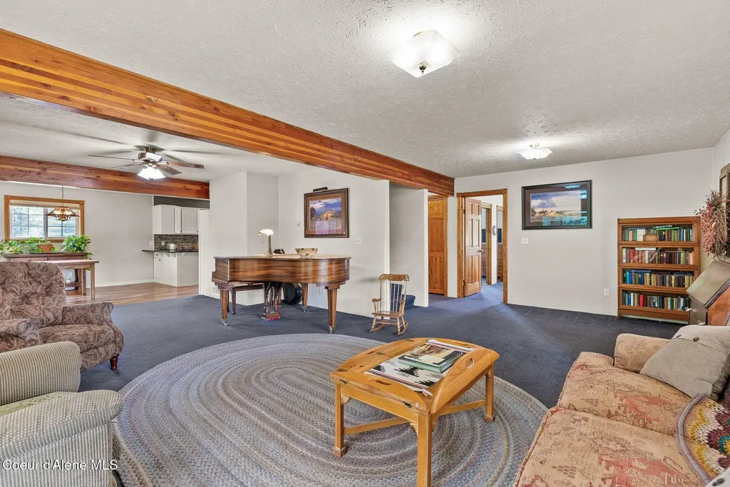 568 Meadowlark Lane Oldtown ID 83822