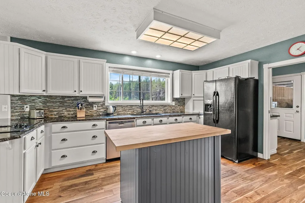568 Meadowlark Lane Oldtown ID 83822