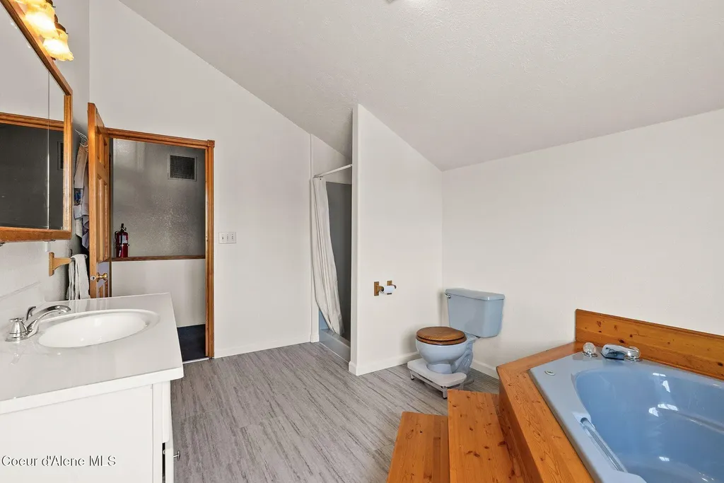 568 Meadowlark Lane Oldtown ID 83822