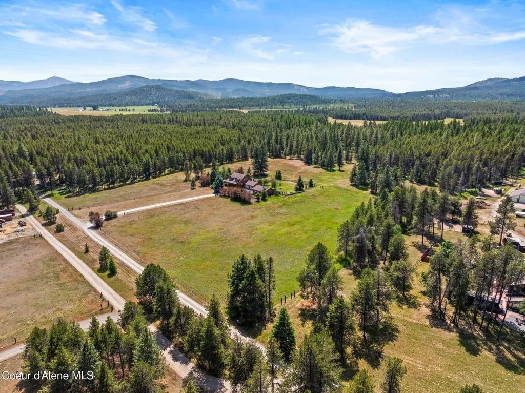 568 Meadowlark Lane Oldtown ID 83822