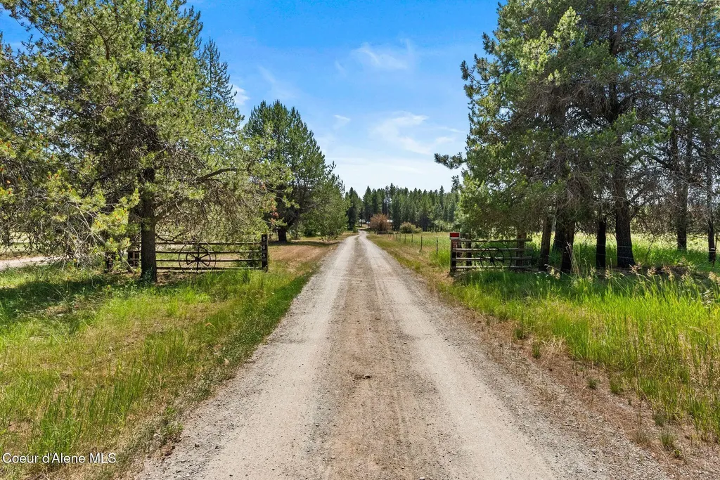 568 Meadowlark Lane Oldtown ID 83822
