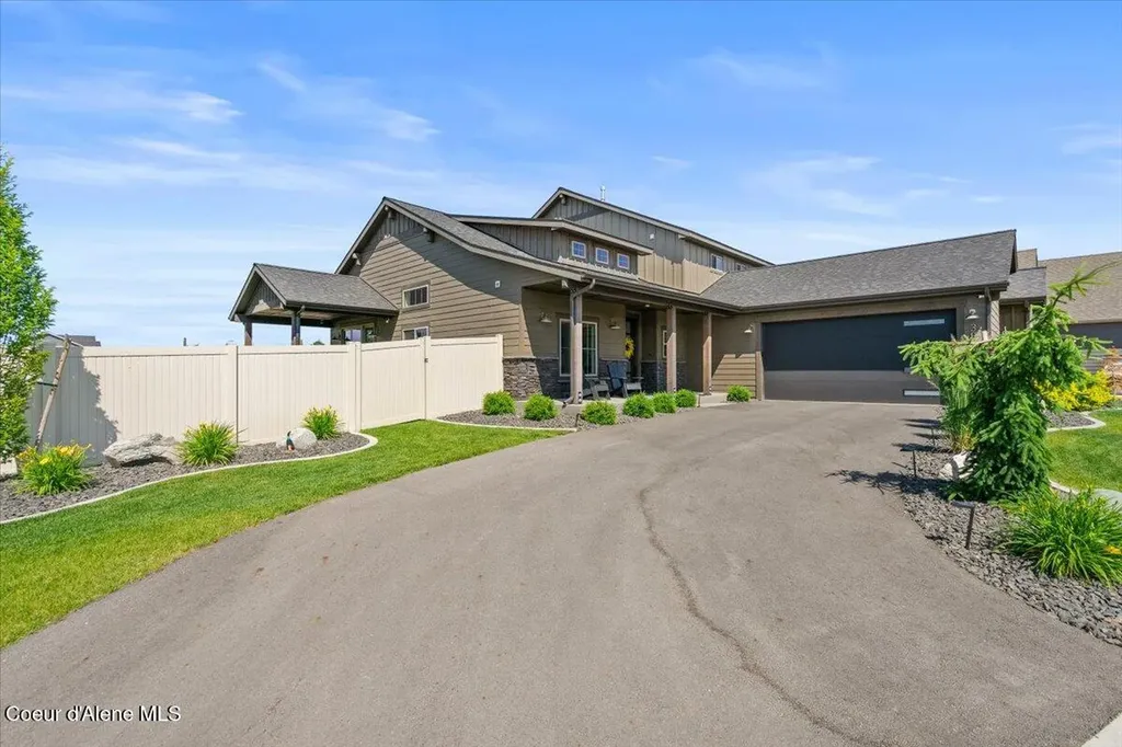 3811 N Foxtail Road Post Falls ID 83854