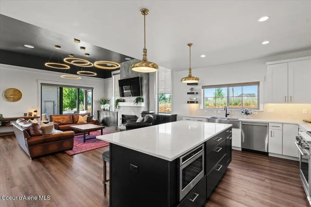 3811 N Foxtail Road Post Falls ID 83854