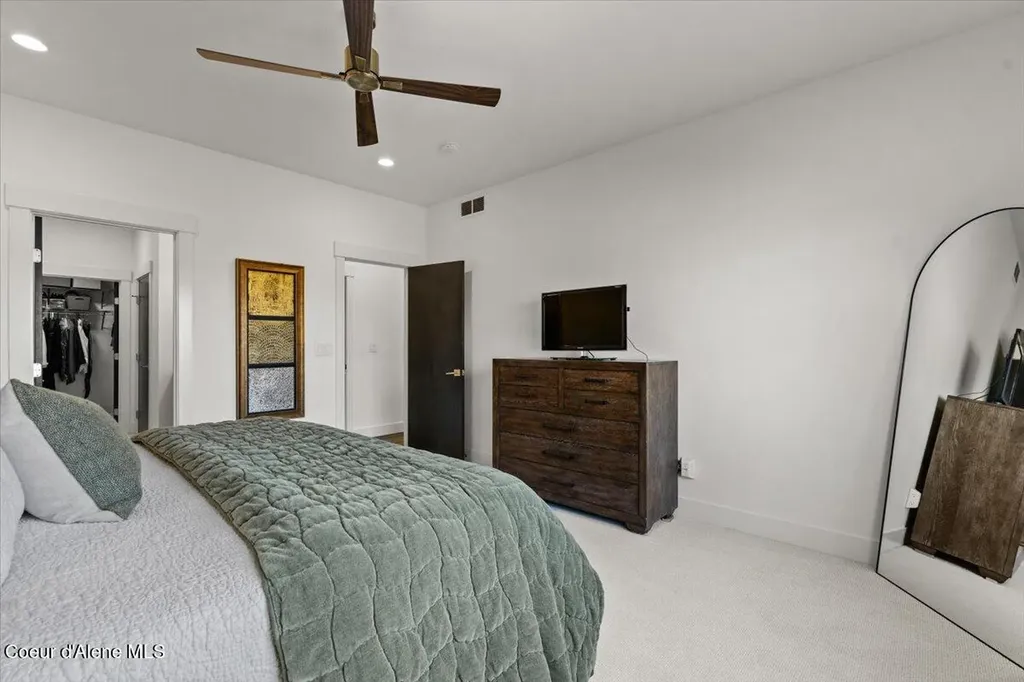 3811 N Foxtail Road Post Falls ID 83854