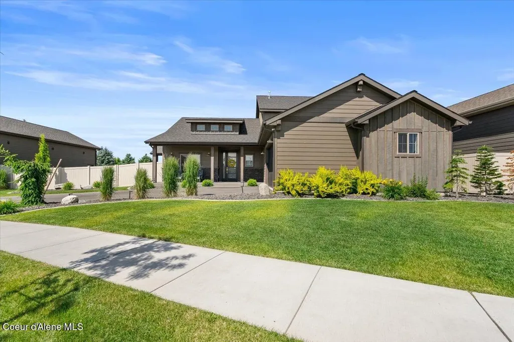 3811 N Foxtail Road Post Falls ID 83854