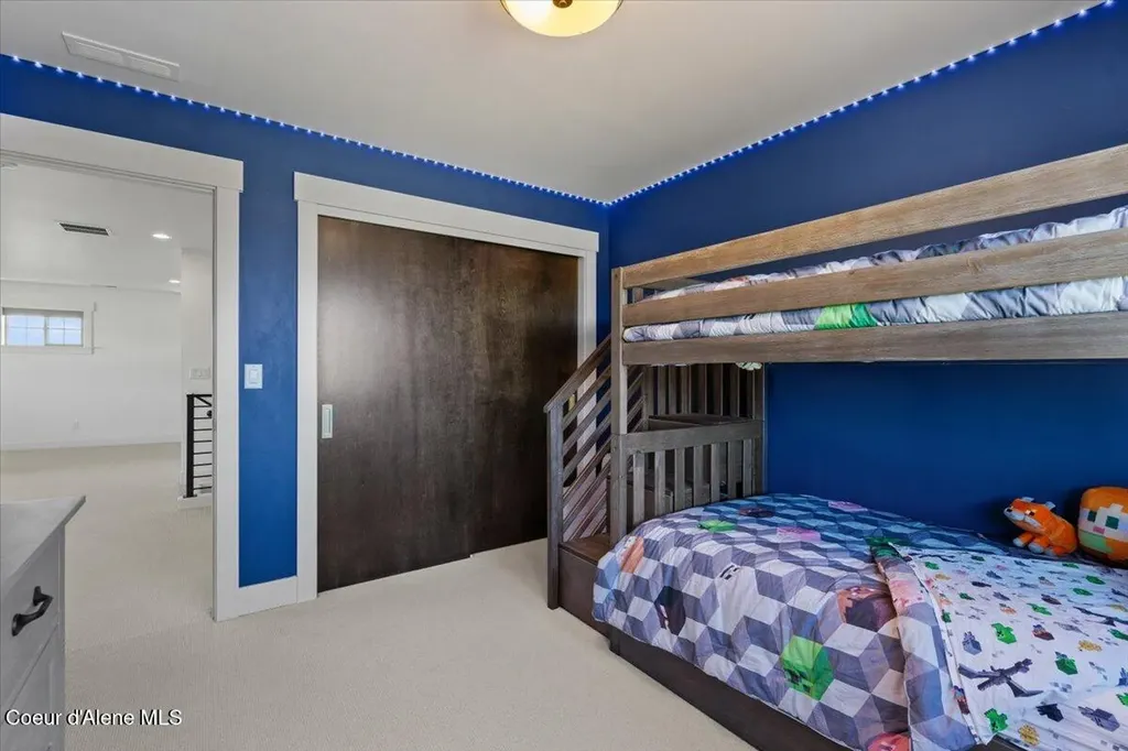 3811 N Foxtail Road Post Falls ID 83854