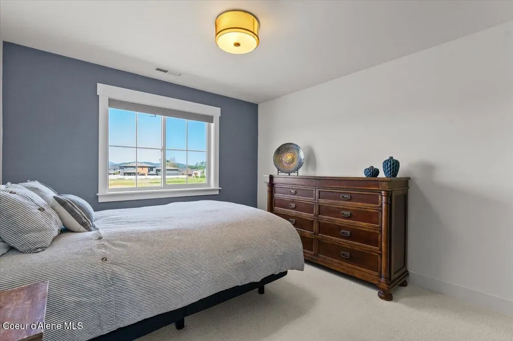 3811 N Foxtail Road Post Falls ID 83854