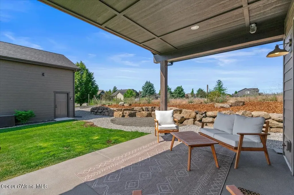 3811 N Foxtail Road Post Falls ID 83854