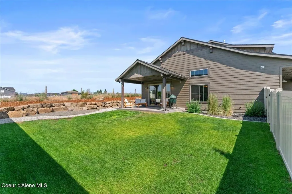 3811 N Foxtail Road Post Falls ID 83854