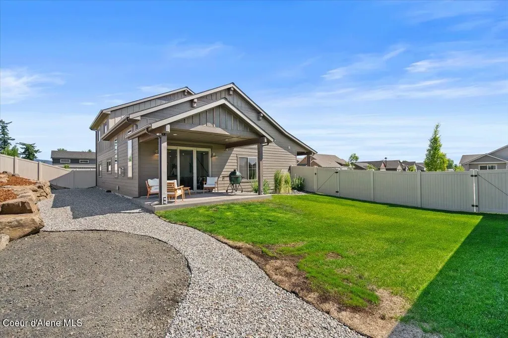 3811 N Foxtail Road Post Falls ID 83854