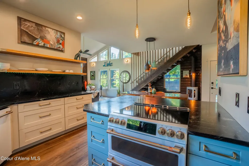 210 3rd Street Dover ID 83825