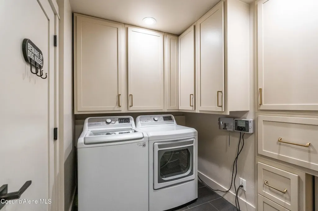210 3rd Street Dover ID 83825