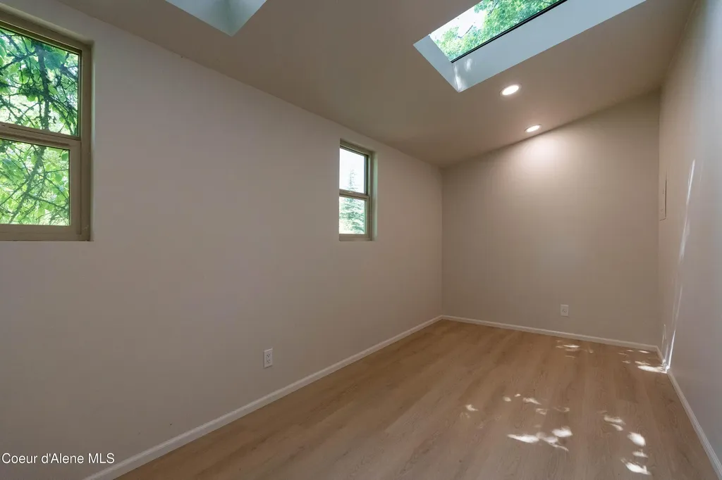 210 3rd Street Dover ID 83825